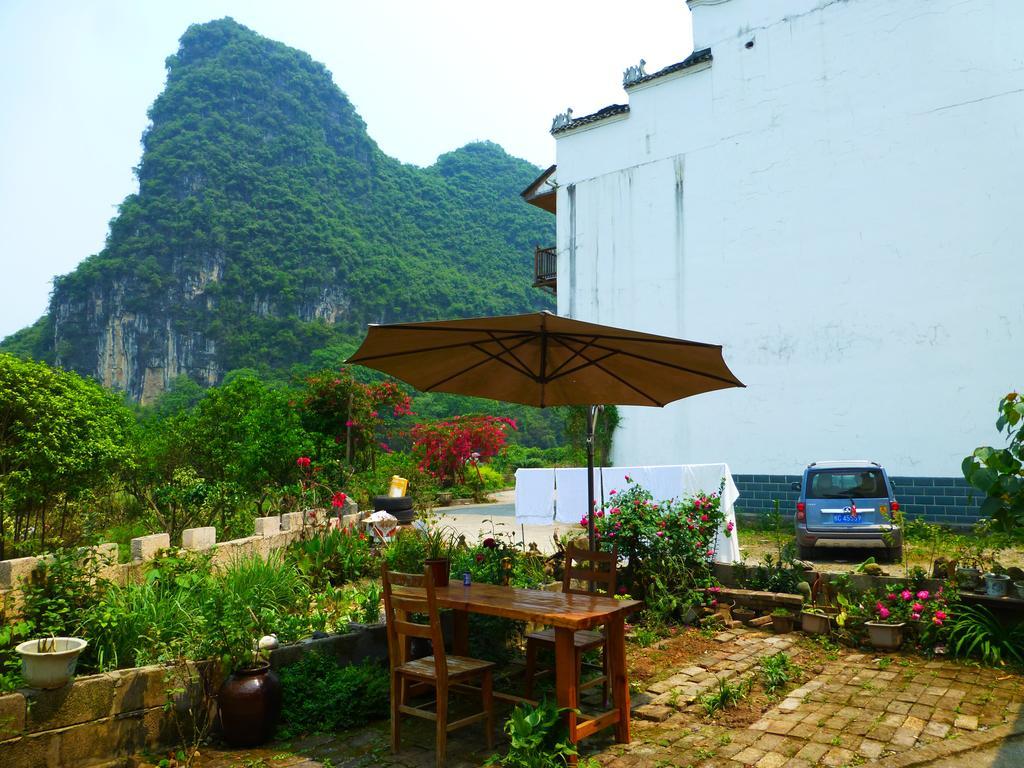 Yangshuo Moon Resort Hotel กุ้ยหลิน ภายนอก รูปภาพ