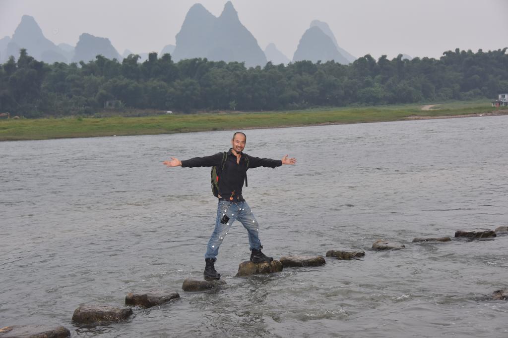 Yangshuo Moon Resort Hotel กุ้ยหลิน ภายนอก รูปภาพ