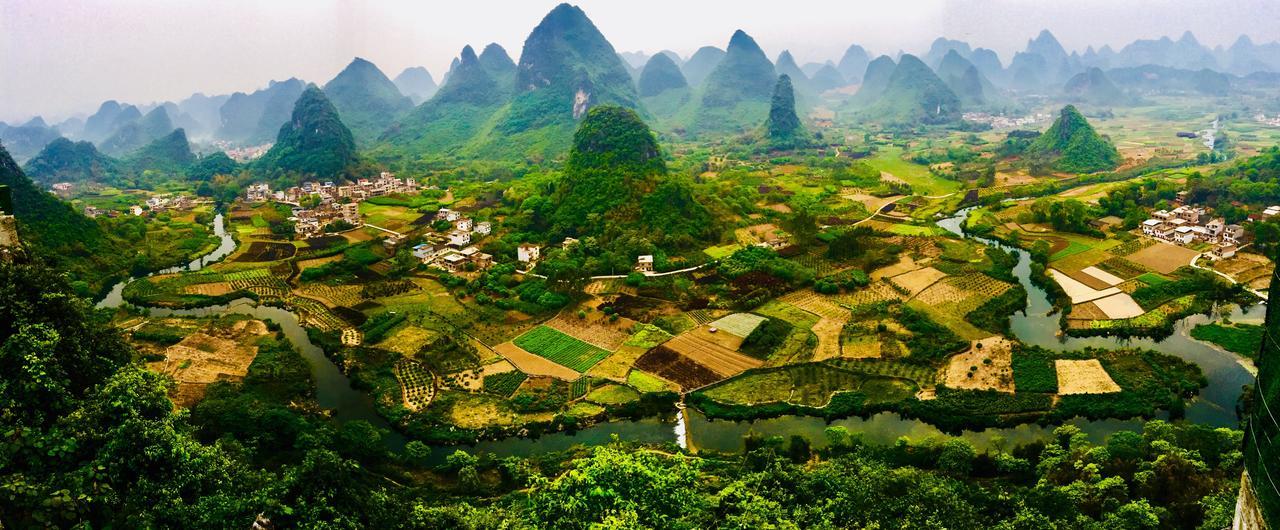 Yangshuo Moon Resort Hotel กุ้ยหลิน ภายนอก รูปภาพ